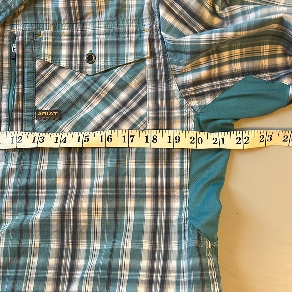 Ariat Rebar Plaid Button
Blue and White Casual Button Down Shirt Small - Picture 7 of 7